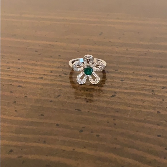 belk Jewelry - 🍀 Belk Sterling Silver/Simulated Emerald Ring Size 6 🍀